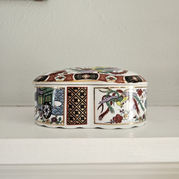 Vintage Japanese Imari Style Heart Shaped Trinket Box - Picture 11 of 11